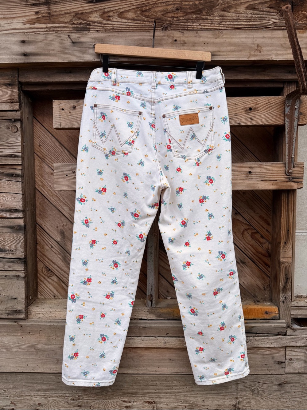 Wrangler/Billabong White Straight-Leg Jeans with Red & Blue Floral Print - Picture 3 of 4